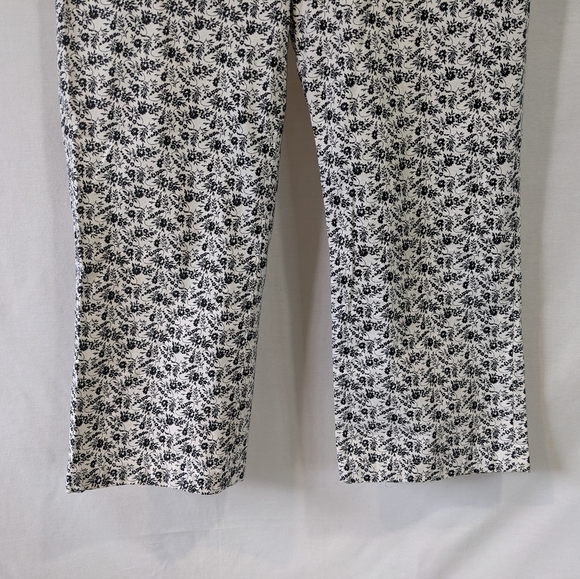 Ann Taylor White and Black Floral Cotton Capris size 4 - Picture 3 of 12